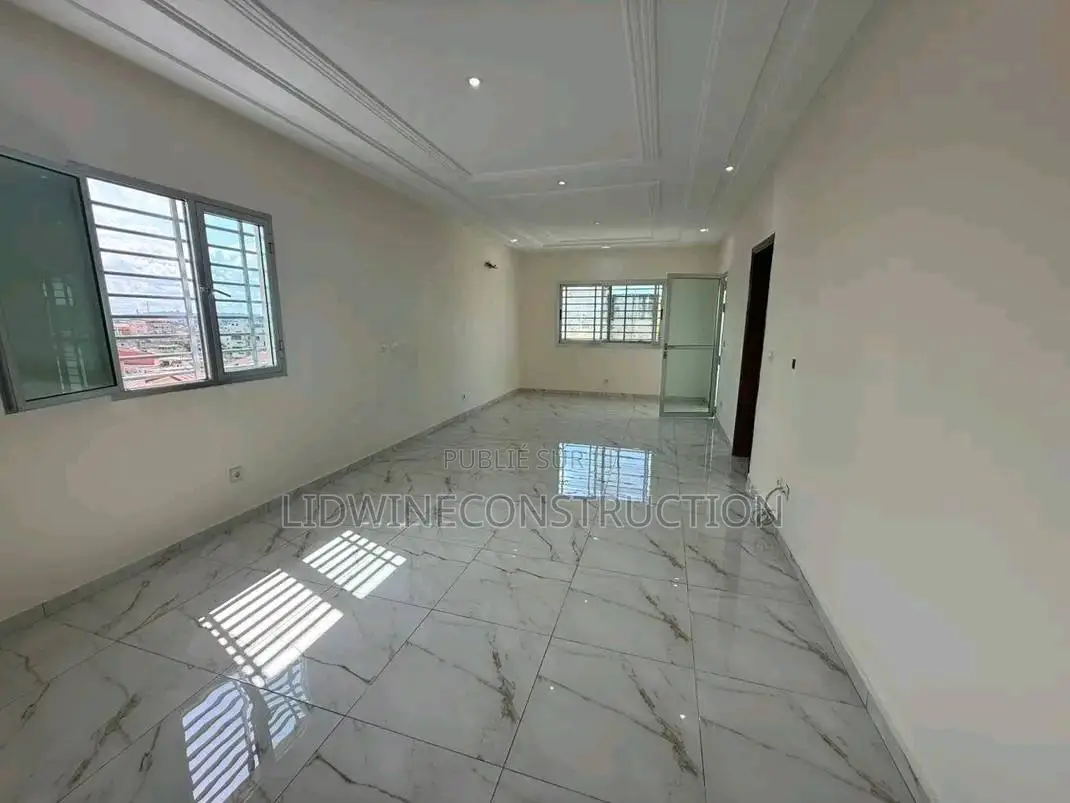 8chbre Duplex dans Grand-Bassam à Vendre