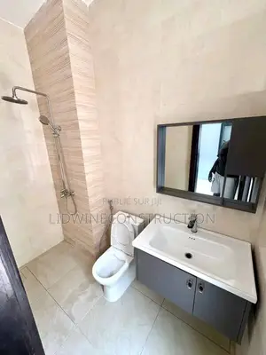 8chbre Duplex dans Grand-Bassam à Vendre
