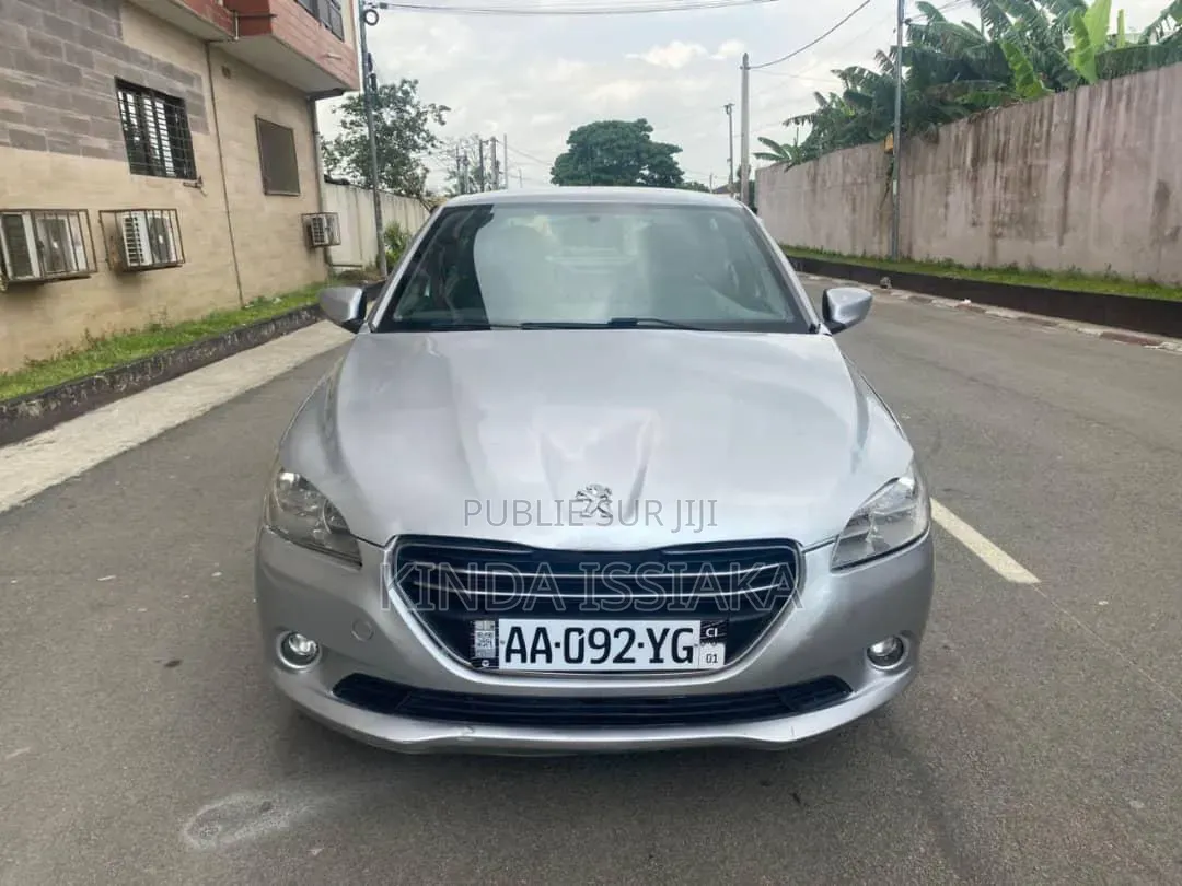 Peugeot 301 2016 Gris