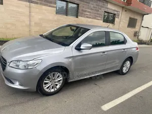 Peugeot 301 2016 Gris