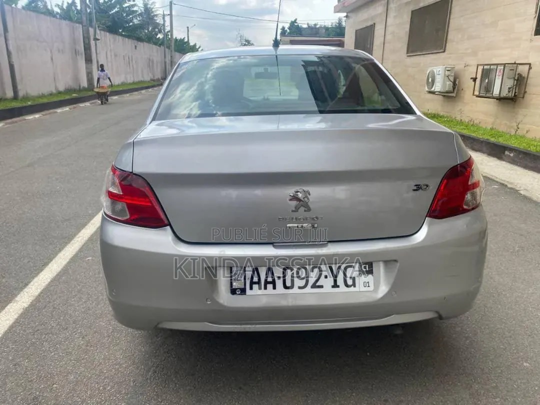 Peugeot 301 2016 Gris