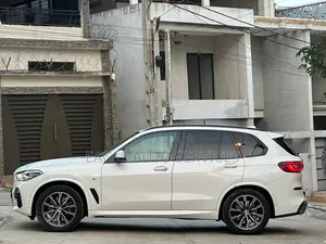 BMW X5 xDrive40i 2021 Blanc
