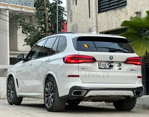 BMW X5 xDrive40i 2021 Blanc