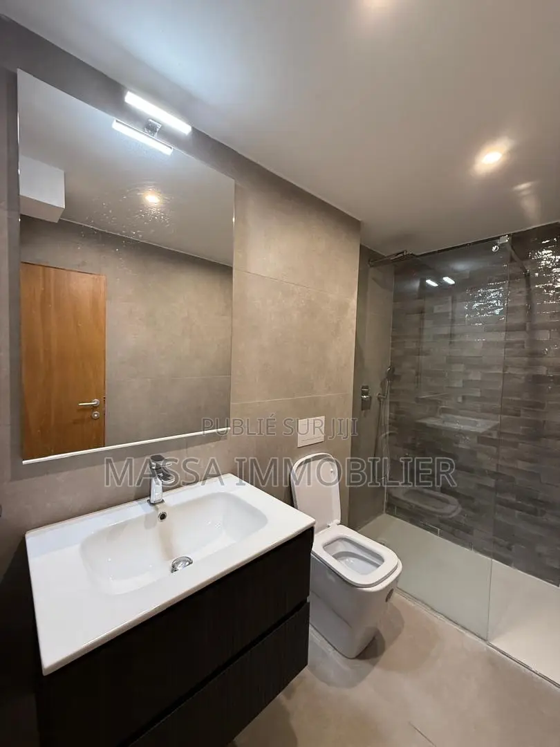 4chbre Appartement dans Massa Immobilier, Le Plateau à Louer