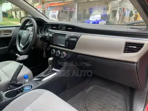 Toyota Corolla LE ECO 4dr Sedan (1.8L 4cyl CVT) 2017 Rouge