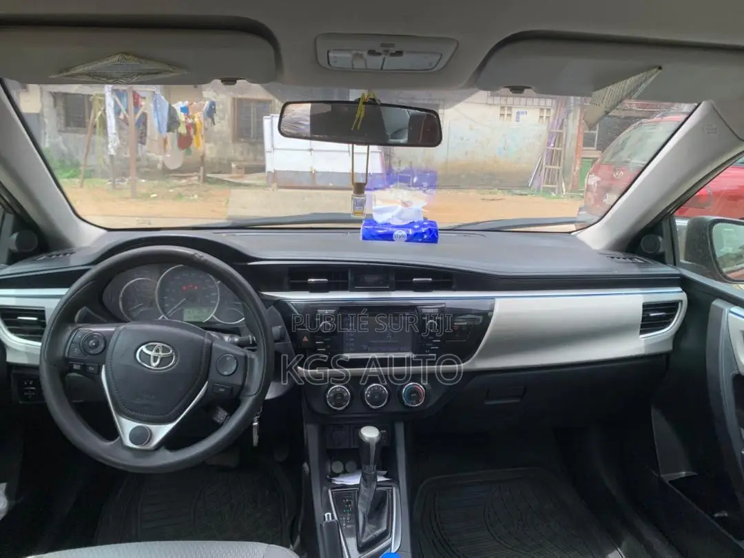 Toyota Corolla LE ECO 4dr Sedan (1.8L 4cyl CVT) 2017 Rouge