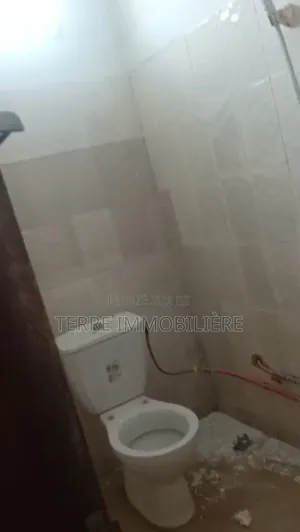 2chbre Appartement dans La Terre Immobilière, Yopougon à Vendre