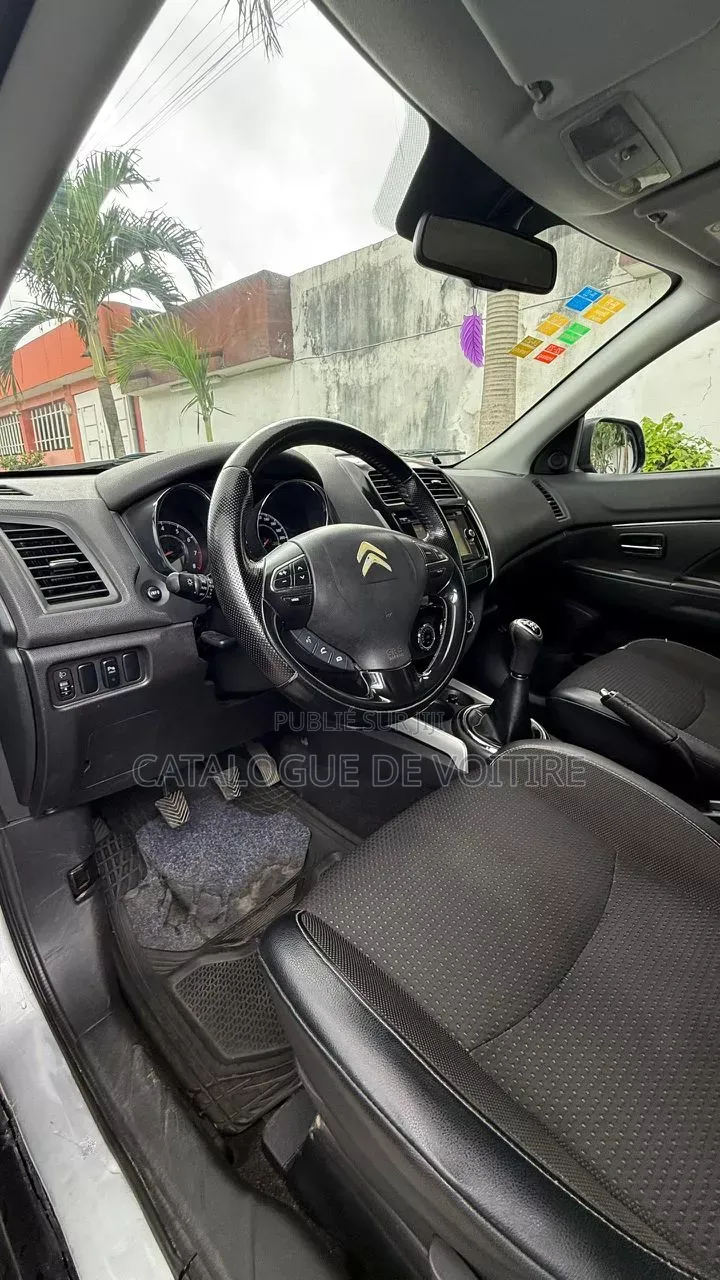 Citroen C4 2019 Gris