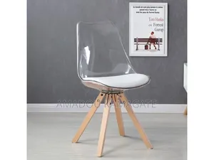 Chaise Scandinave Transparente