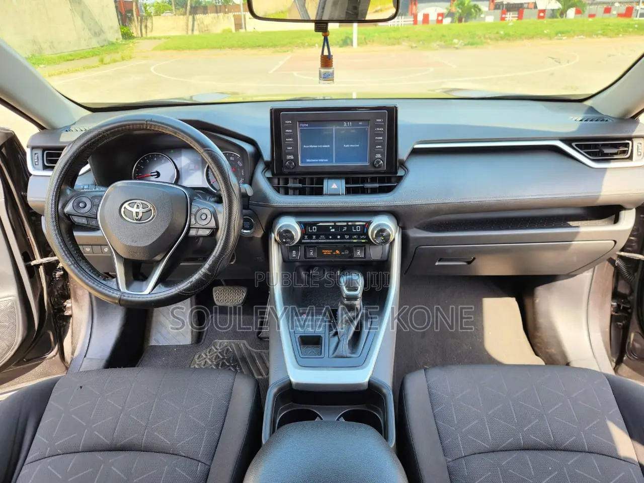 Toyota RAV4 XLE AWD 2019 Gris