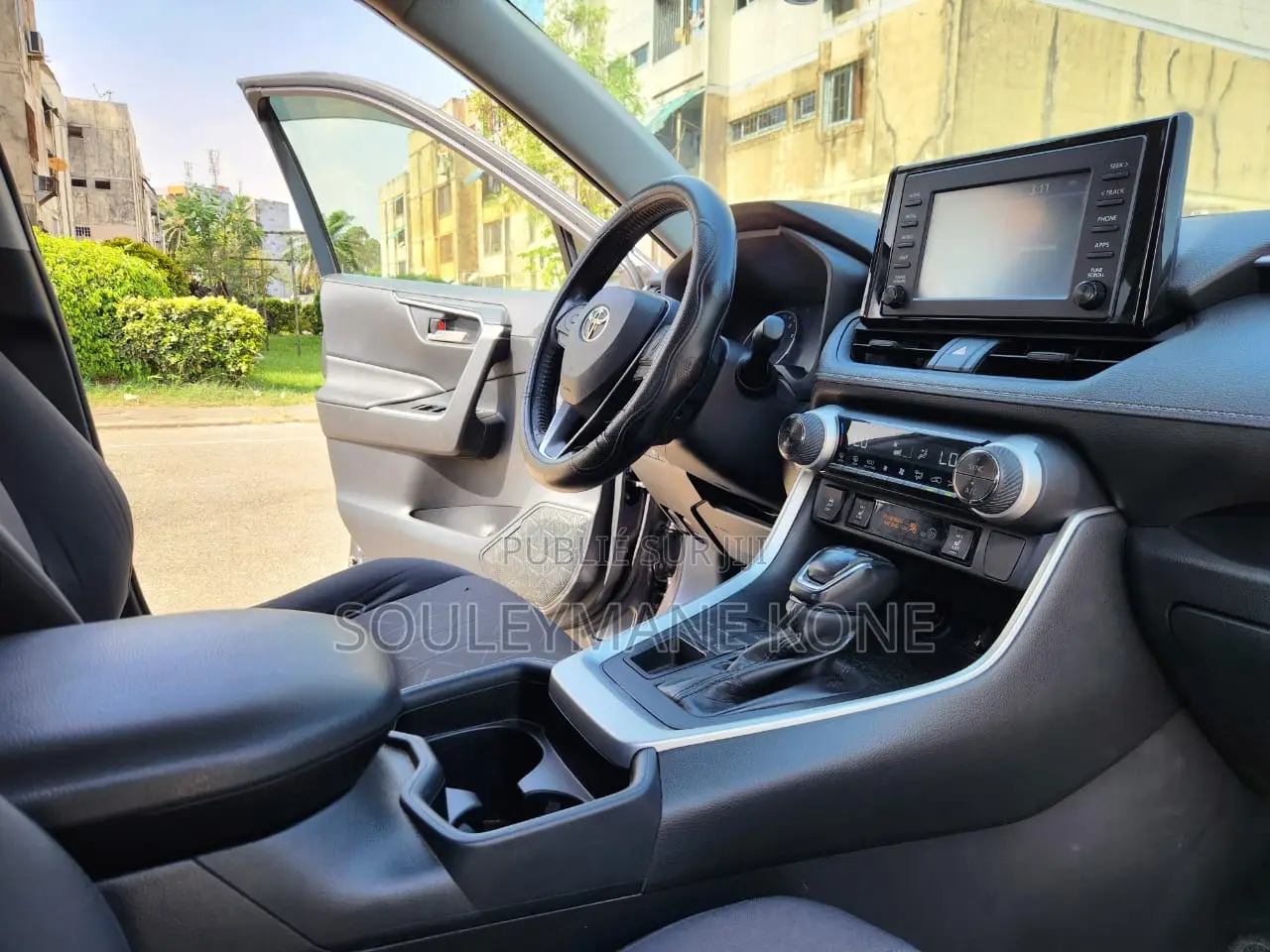 Toyota RAV4 XLE AWD 2019 Gris