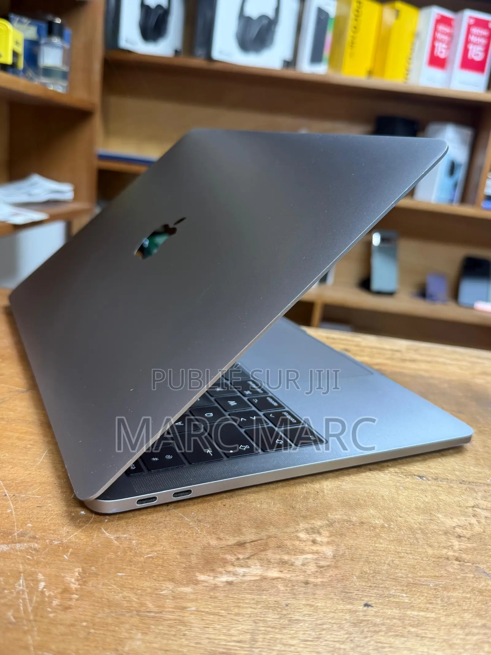 Ordinateur portable Apple MacBook 2017 8GB Autre SSD 128GB
