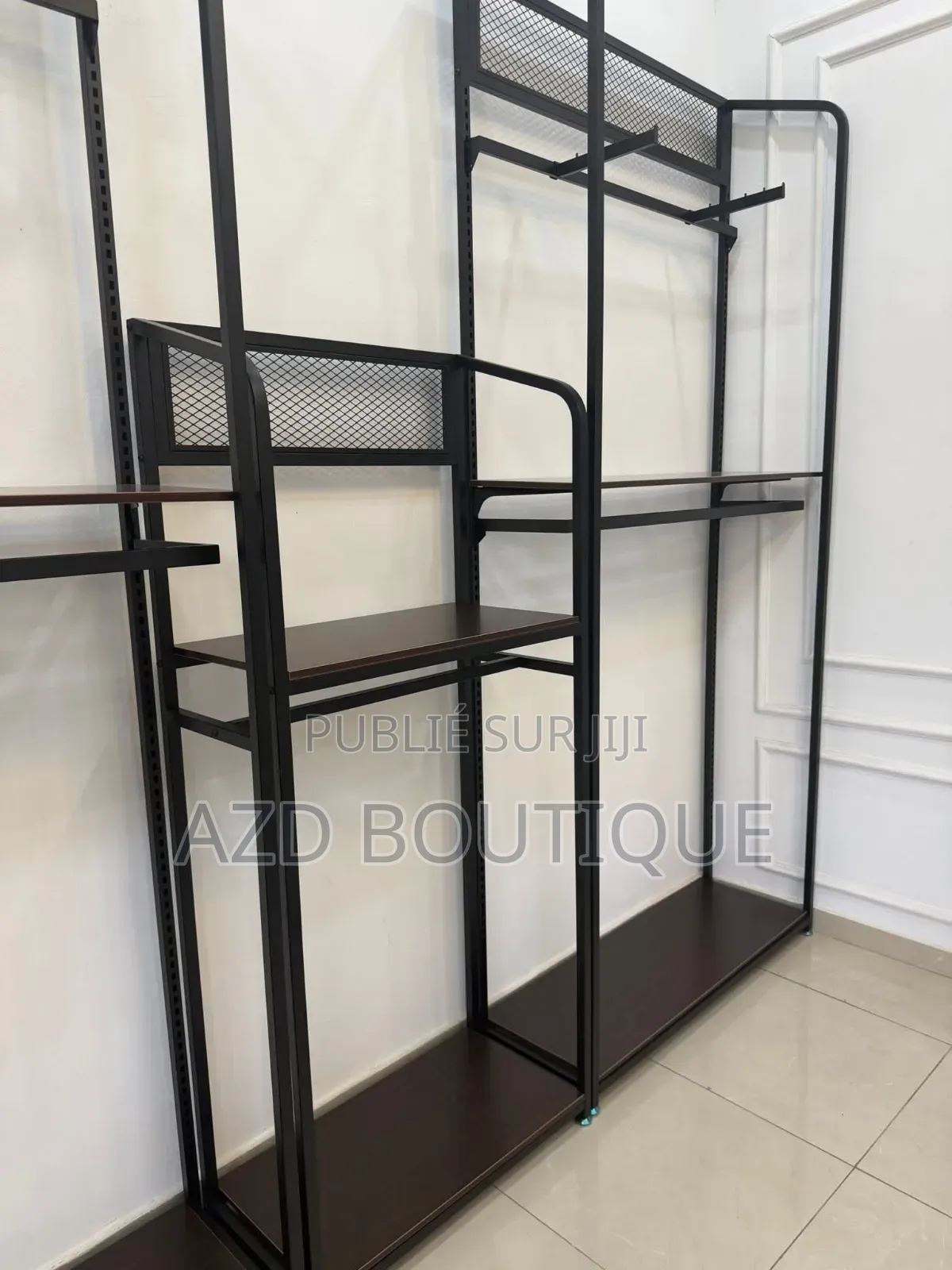 Étagère De Magasin Présentoir De Luxe Pour Vos Boutique Et Showroom