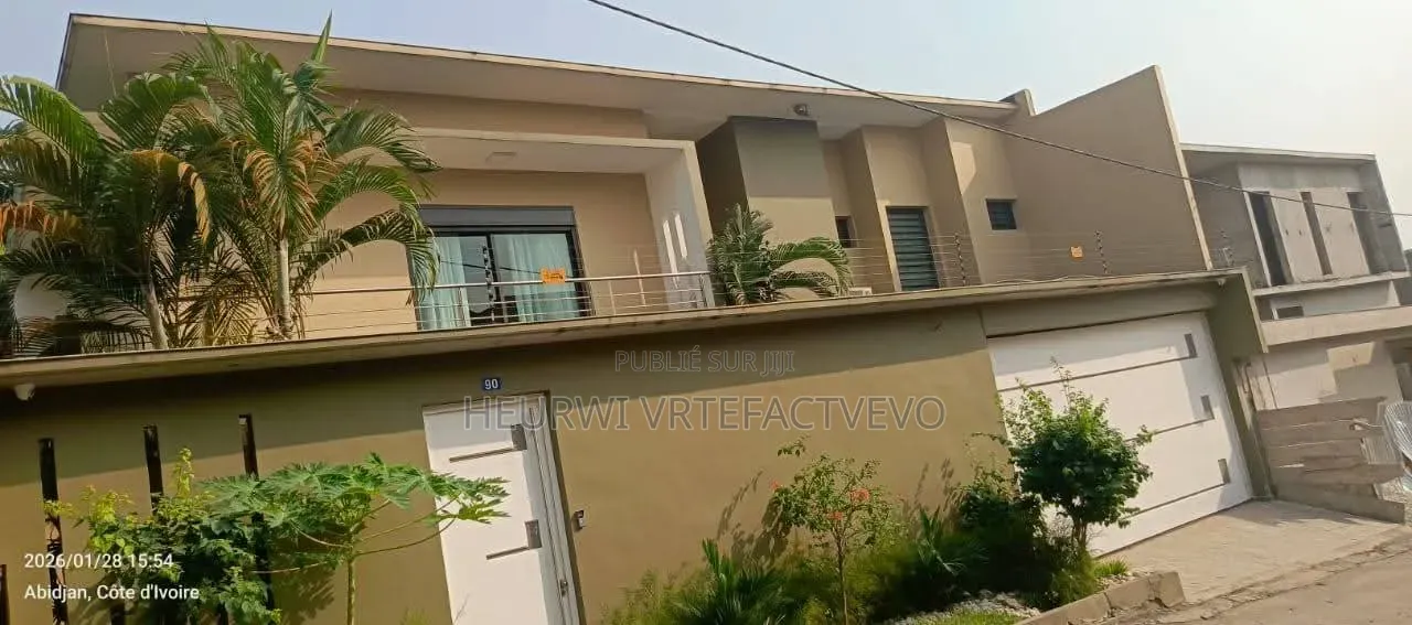 6chbre Duplex dans Riviera 3, Cocody à Vendre