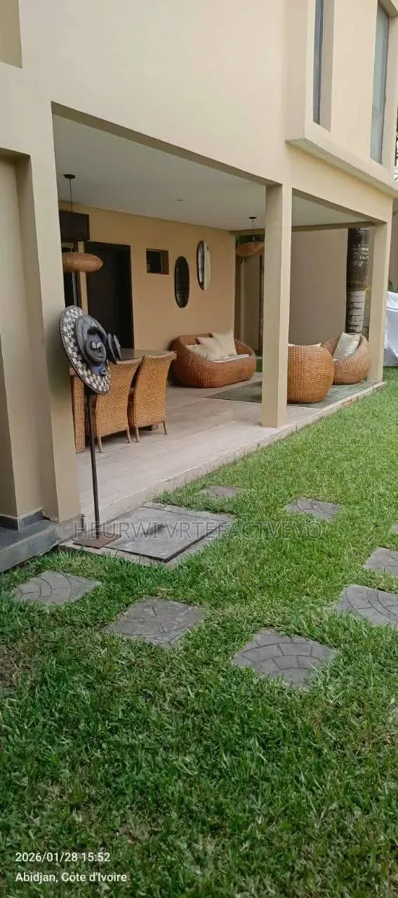 6chbre Duplex dans Riviera 3, Cocody à Vendre