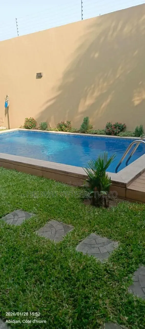 6chbre Duplex dans Riviera 3, Cocody à Vendre