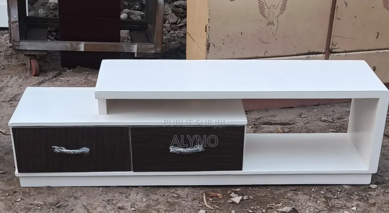 Table Tv Disponible