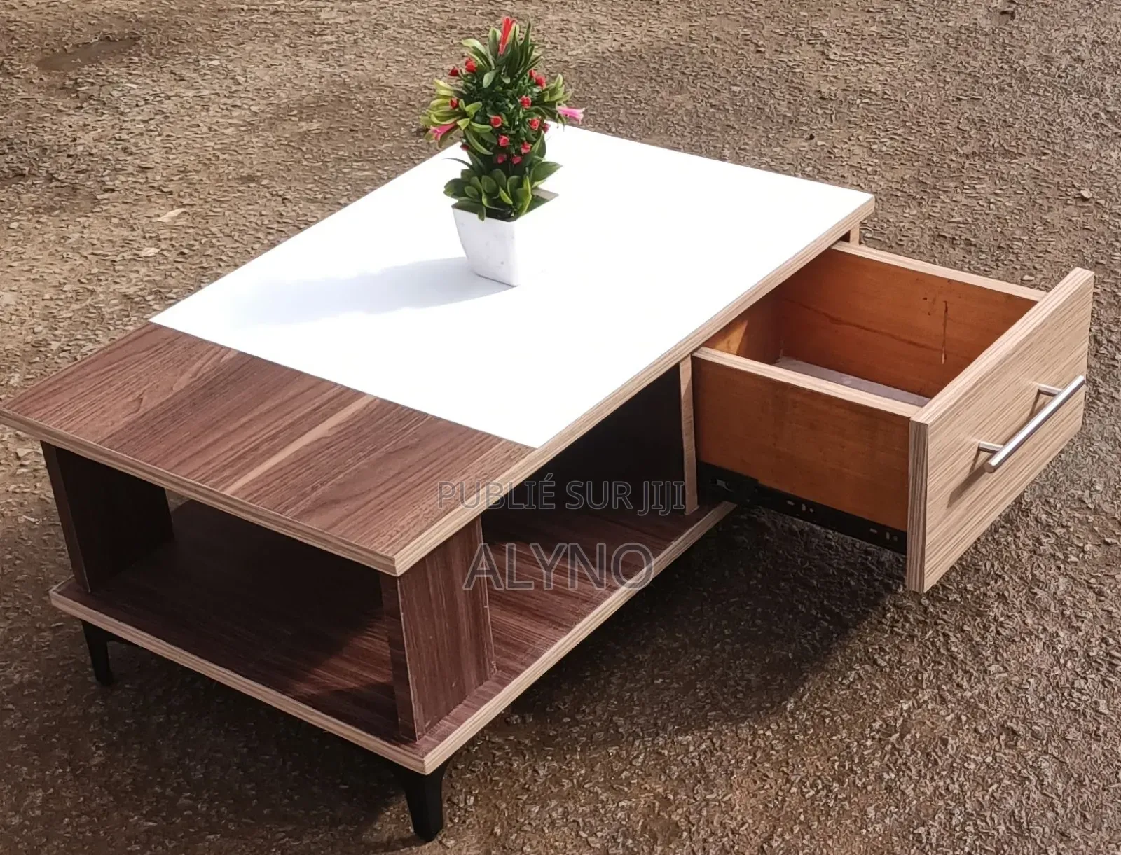 Table Tv Disponible