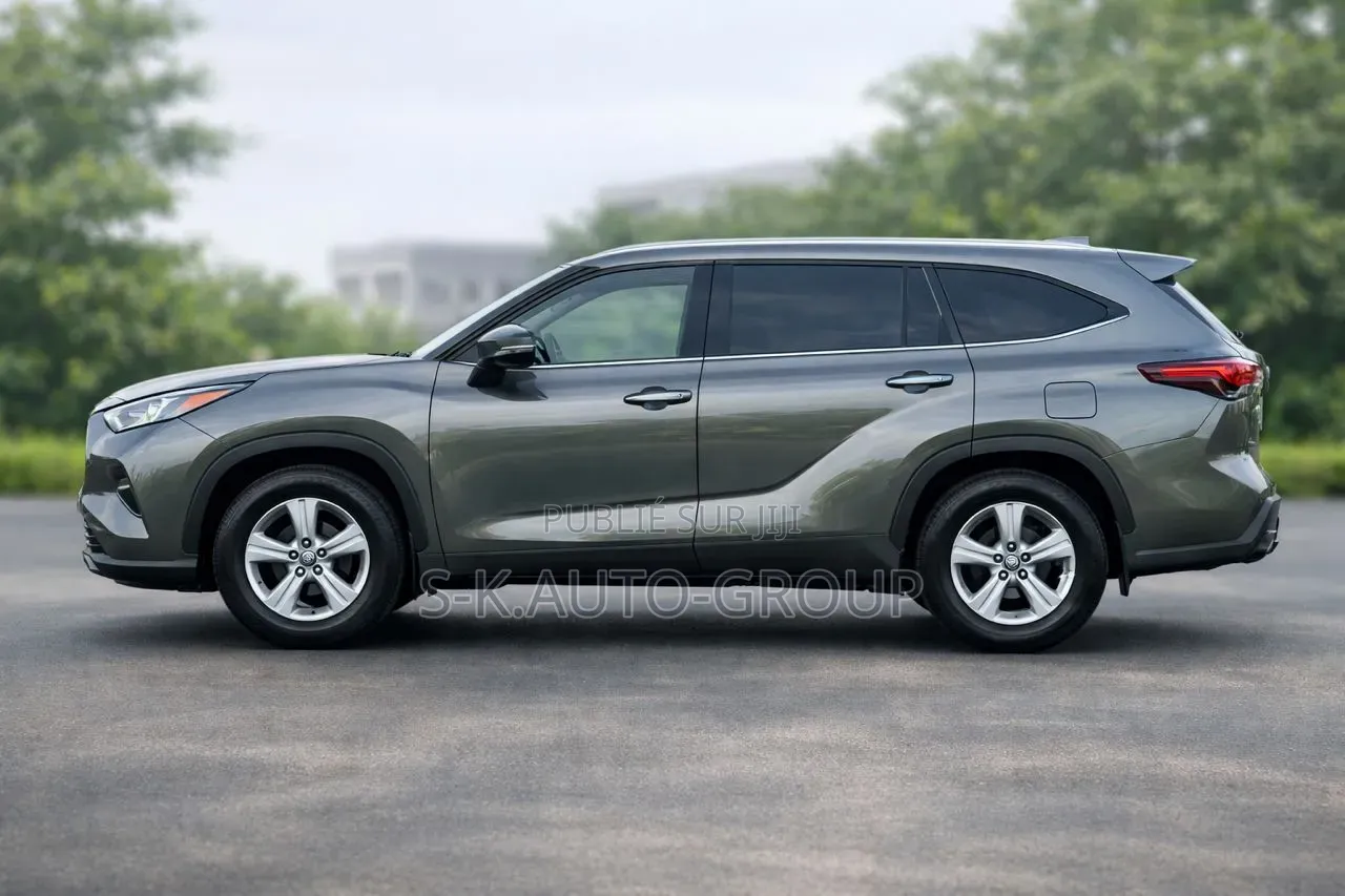 Toyota Highlander 2022 Gris