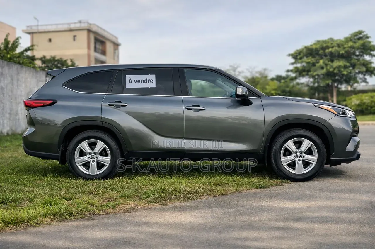 Toyota Highlander 2022 Gris