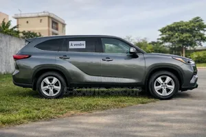 Toyota Highlander 2022 Gris