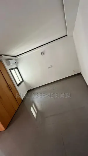 20chbre Duplex dans Ismael Coulibaly, Cocody à Vendre