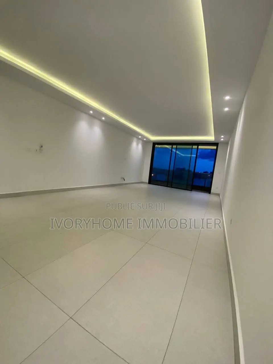 3chbre Appartement dans Cocody à Louer