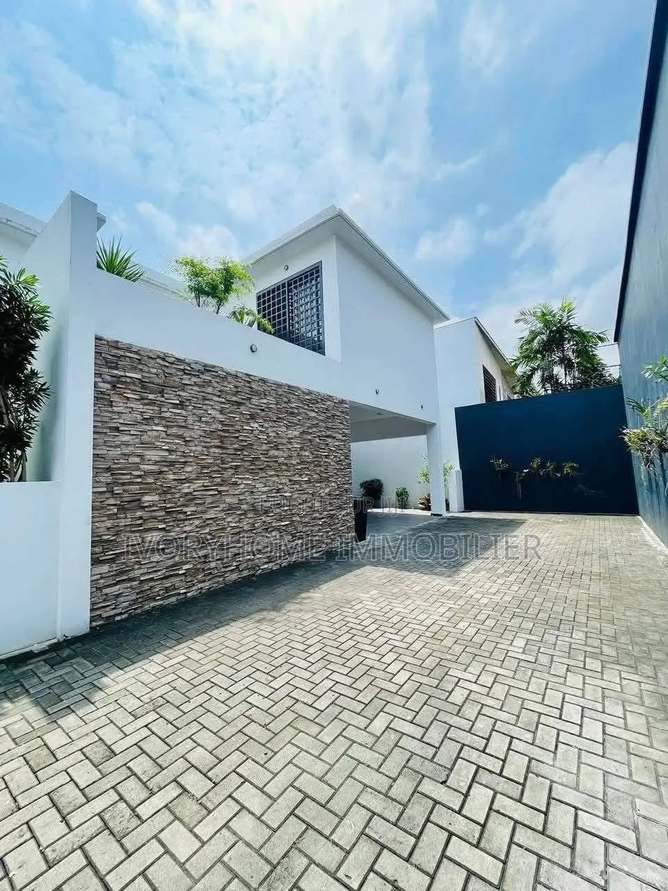 3chbre Duplex dans Cocody à Louer