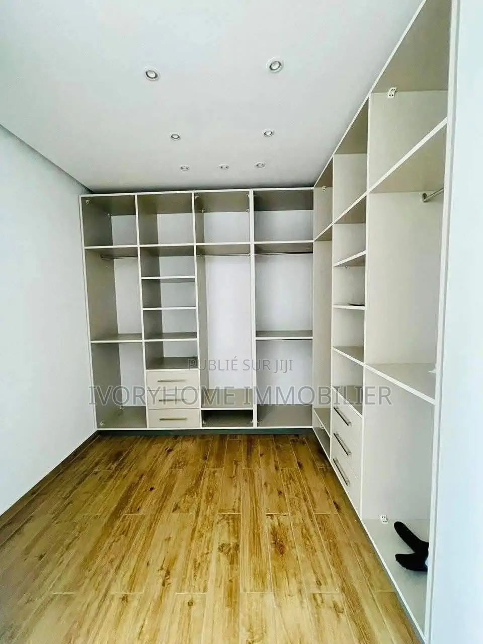 3chbre Duplex dans Cocody à Louer