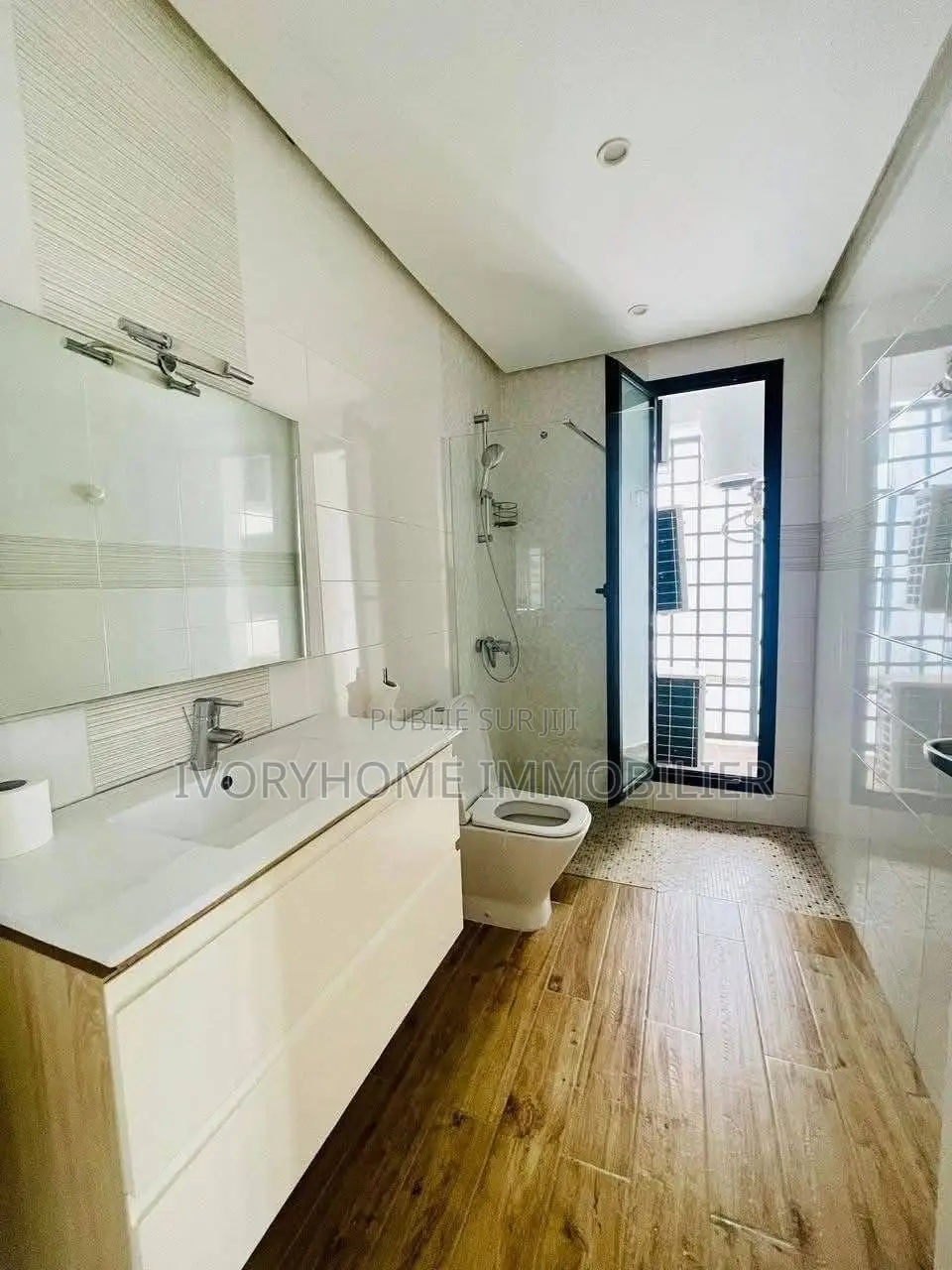 3chbre Duplex dans Cocody à Louer