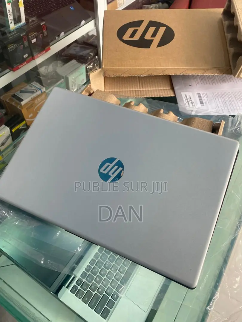 Nouveau Ordinateur portable HP 15 8GB Intel Core i3 SSD 512GB