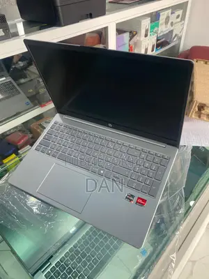 Nouveau Ordinateur portable HP 15 8GB Intel Core i3 SSD 512GB