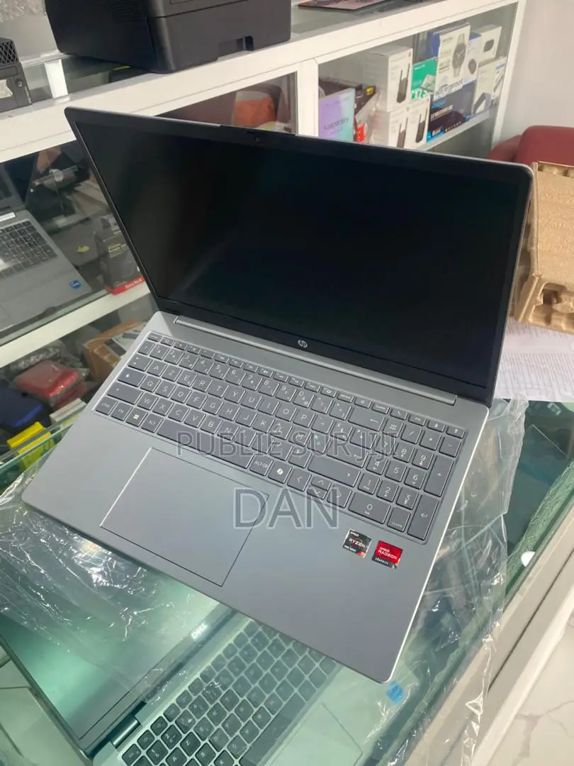 Nouveau Ordinateur portable HP 15 8GB Intel Core i3 SSD 512GB