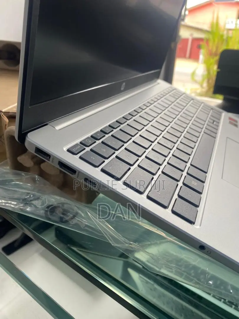 Nouveau Ordinateur portable HP 15 8GB Intel Core i3 SSD 512GB