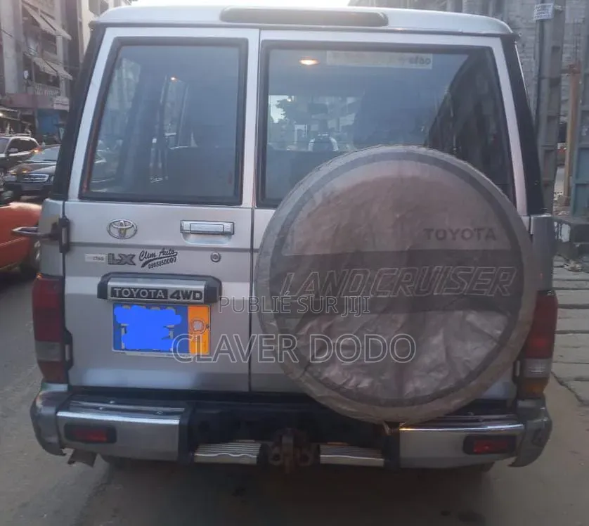 Toyota Land Cruiser 2021 Gris