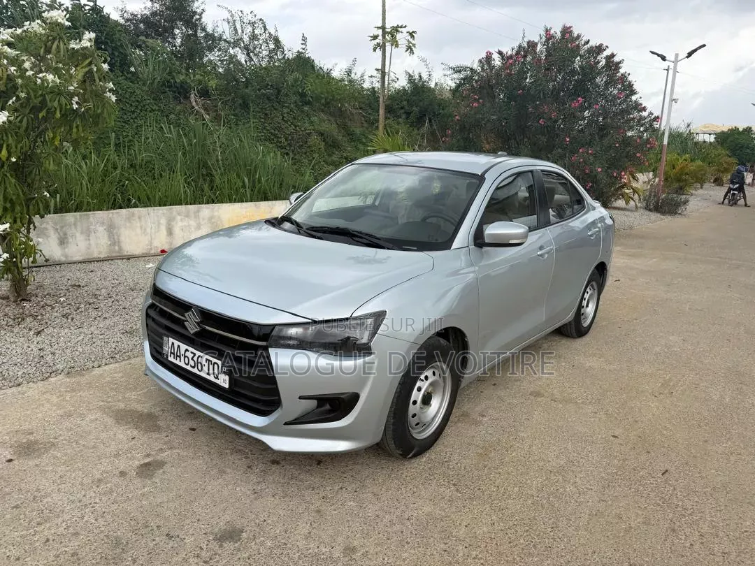 Suzuki Dzire 2025 Gris