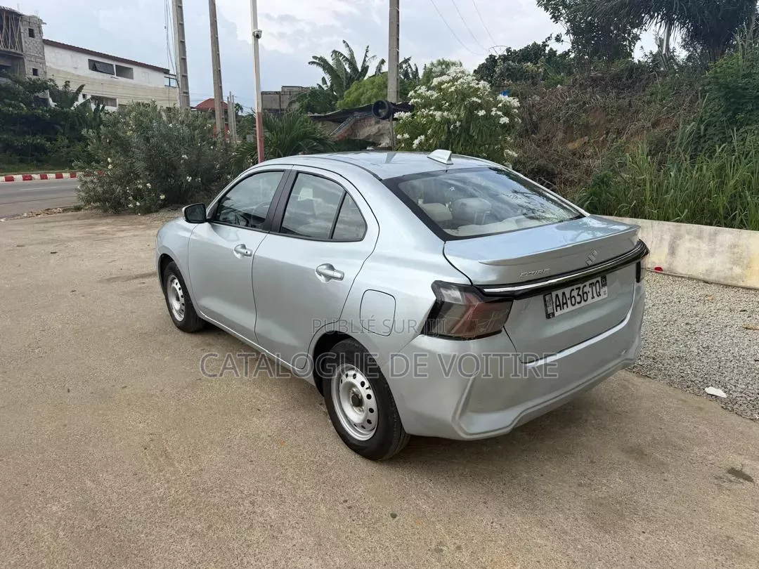 Suzuki Dzire 2025 Gris