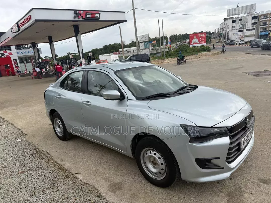 Suzuki Dzire 2025 Gris