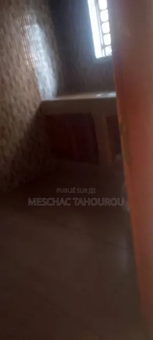 1chbre Maison dans Meschac Immobilier, Yopougon à Louer