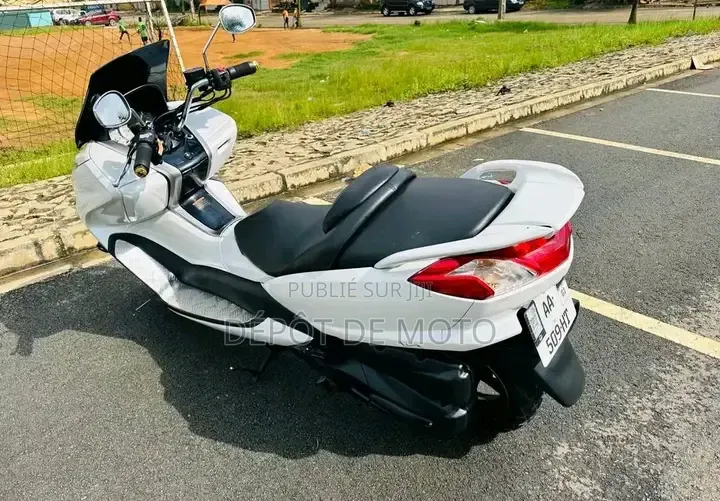 Nouveau Yamaha Majesty 2024 Blanc