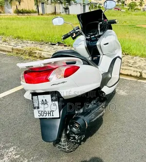 Nouveau Yamaha Majesty 2024 Blanc