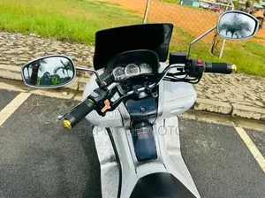 Nouveau Yamaha Majesty 2024 Blanc