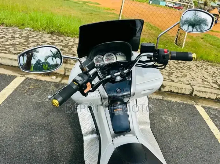 Nouveau Yamaha Majesty 2024 Blanc