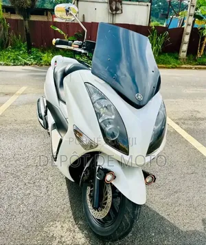 Nouveau Yamaha Majesty 2024 Blanc