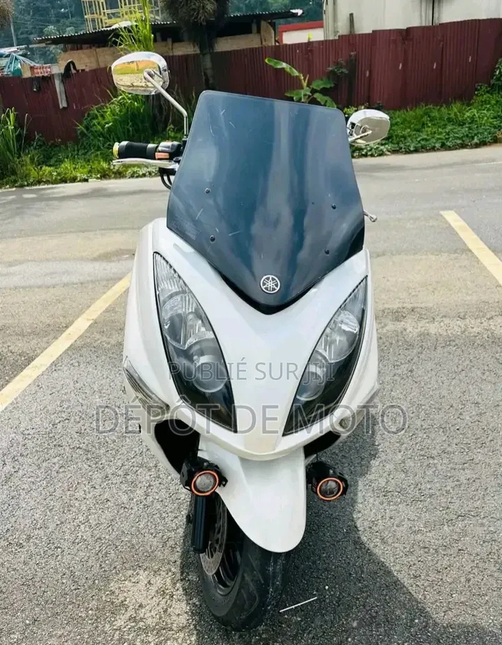 Nouveau Yamaha Majesty 2024 Blanc