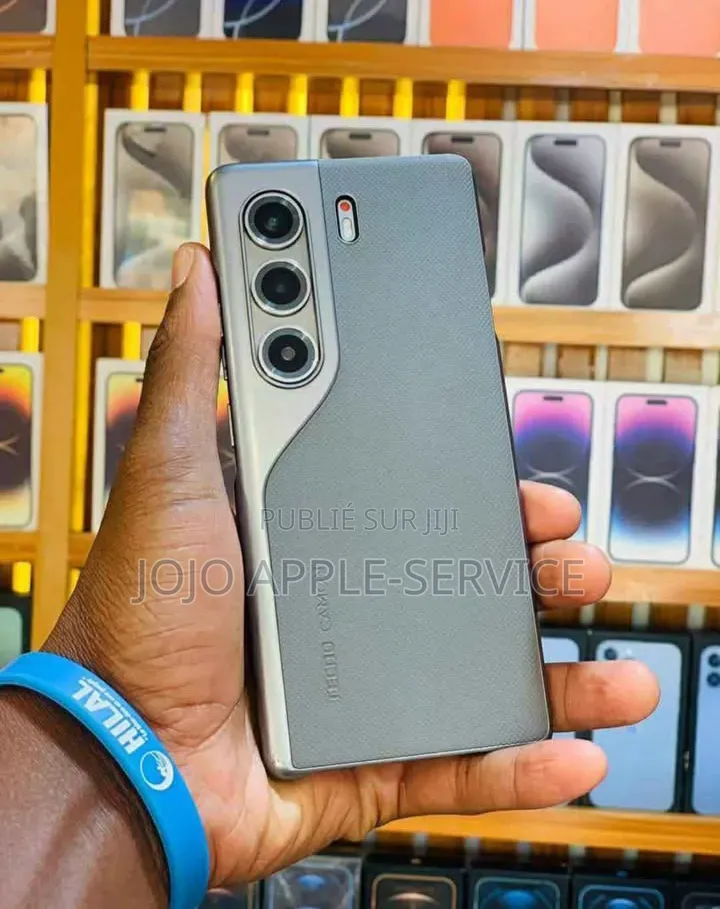 Nouveau Tecno Camon 40 Pro 4G 128 GB Noir