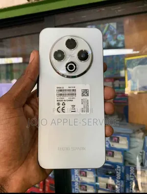 Nouveau Tecno Spark 30 128 GB Blanc
