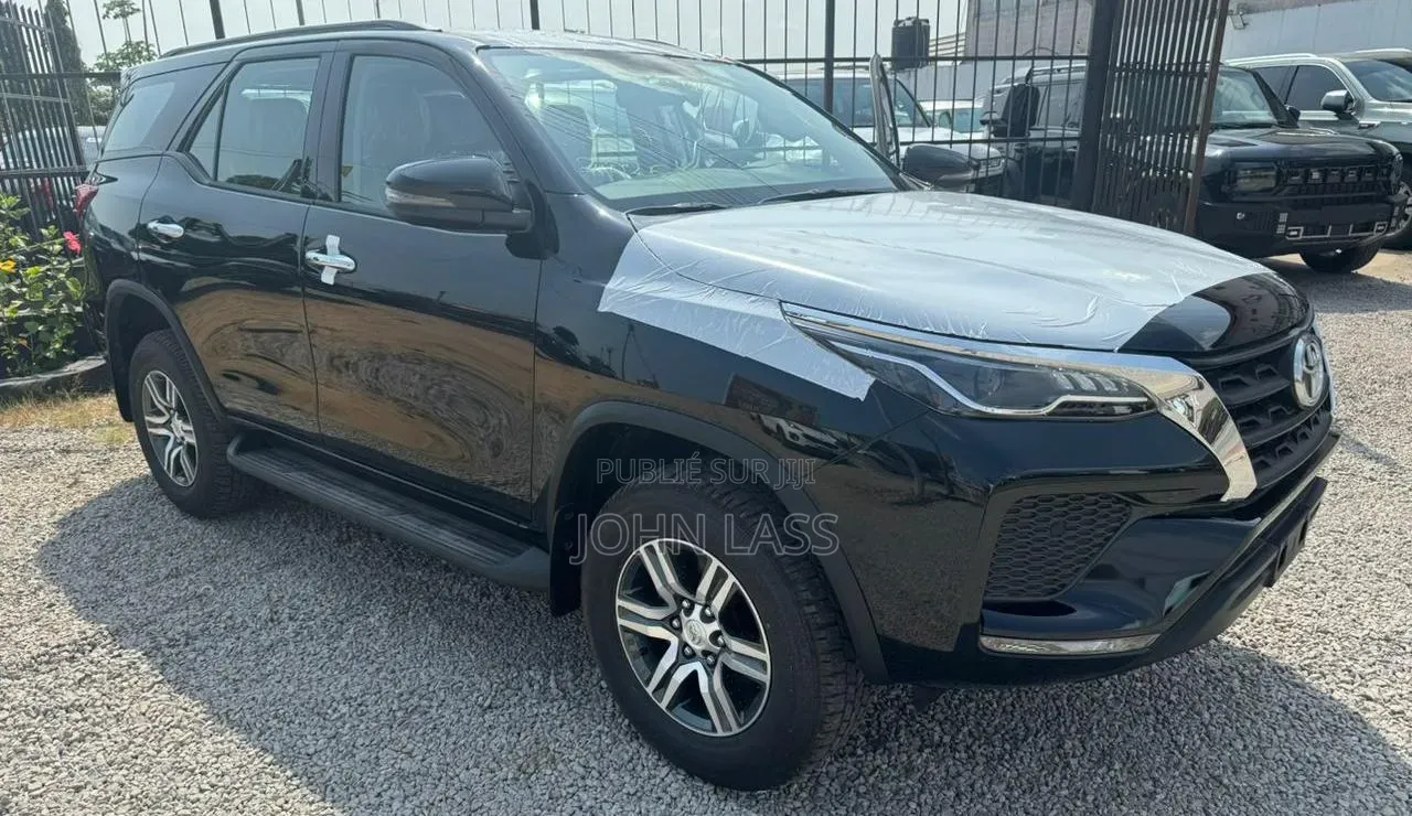 Nouveau Toyota Fortuner 2025 Noir