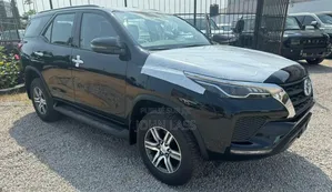 Nouveau Toyota Fortuner 2025 Noir