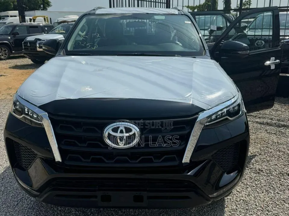 Nouveau Toyota Fortuner 2025 Noir